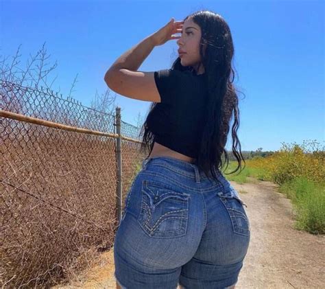 She is most probably working as a full-time OnlyFans creator with an estimated earnings somewhere between 415. . Pamela yanez onlyfans leaks